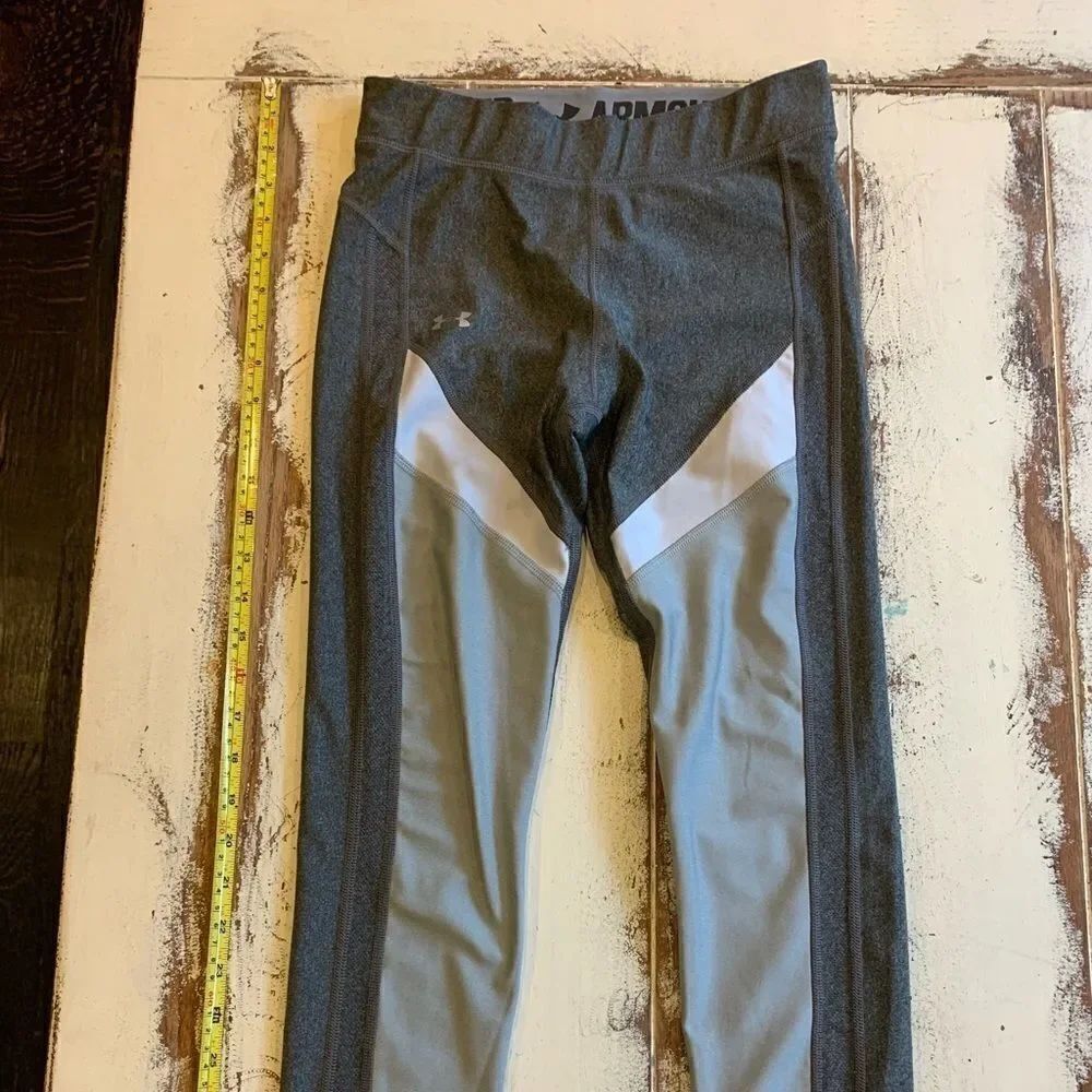 Under armor gray and white legging
